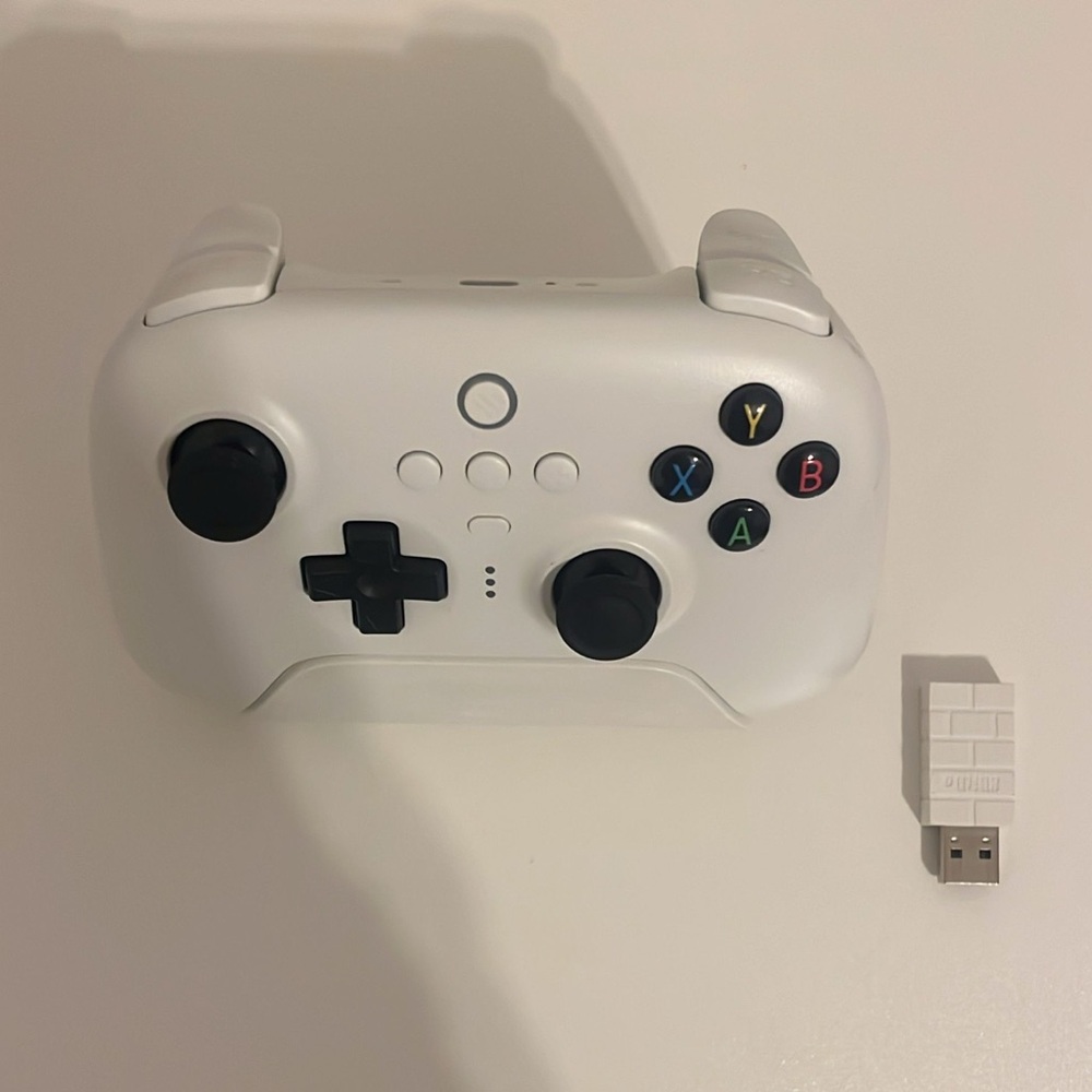 8BitDo White Wireless Controller with USB Adapter - Picture 2 of 3